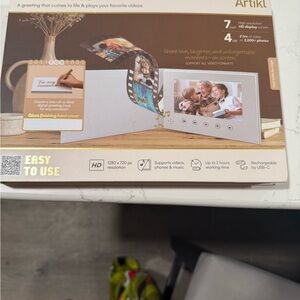 Digital Photo Frame - White